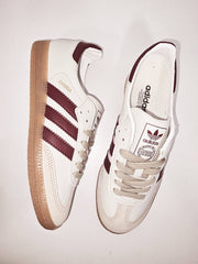 Zapatillas Adidas logo burdeos