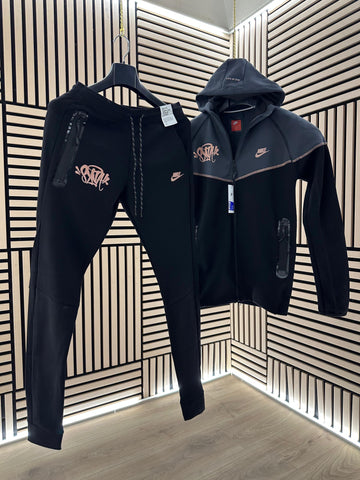 Nike Tech x Syna World/ 15€